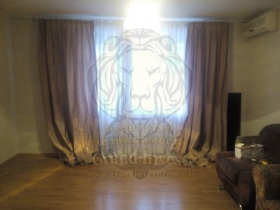 Достойная трехкомнатная квартира на Шуменском, в кирпичном доме