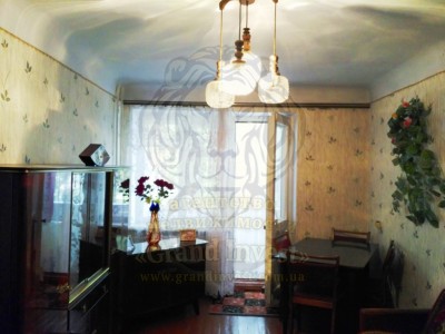 Недорогая трешка на среднем этаже, район автовокзала