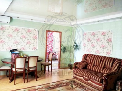 3-х комнатная квартира в кирпичном доме на 4-м Таврическом