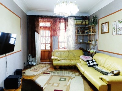 4-комнтаная квартира сталинка с АО