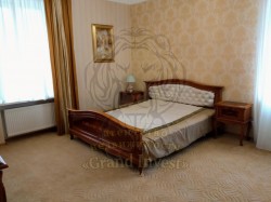 4-х комнатная сталинка в центре с АО