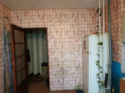 Продам 3-х комнатную квартиру на таврическом