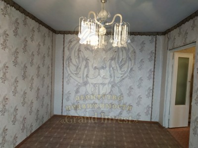 Продам 2-х комнатную квартиру на таврическом