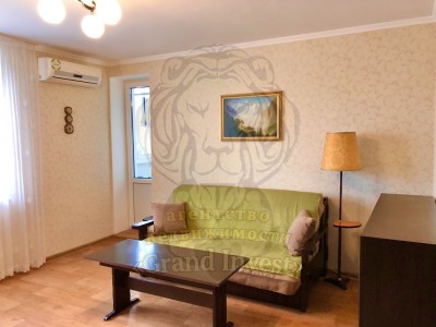 2-х комнатная квартира 6/9 с Ремонтом кирпич