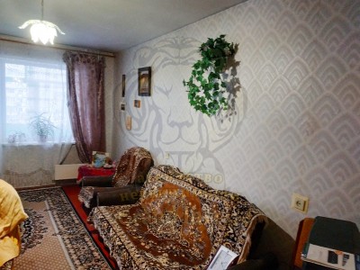 Продам 3-х комнатную квартиру Таврический средний этаж