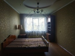 Продам 4-ком квартиру на Таврическом средний этаж