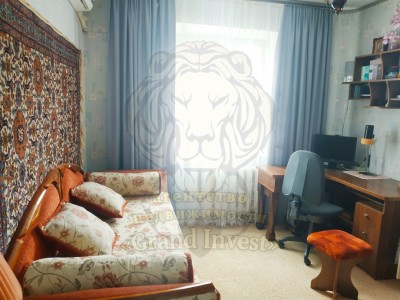 Продам 3-х комнатную квартиру на Таврическом